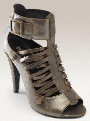 Star shoes twin actresses