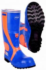 Footwear for salvors and firemen